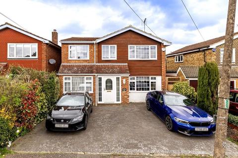 4 bedroom detached house for sale, George Avey Croft, North Weald.