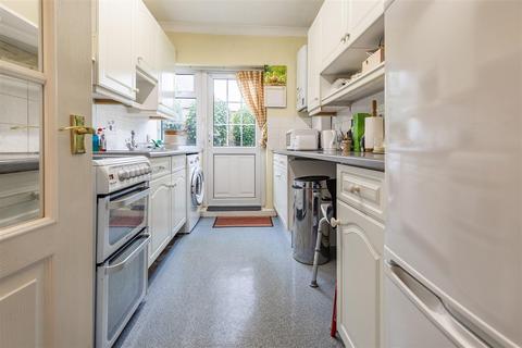 2, St Helens Court Hemnall Street, Epping, CM16 4LL