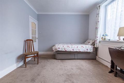 2, St Helens Court Hemnall Street, Epping, CM16 4LL