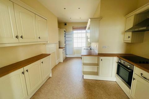2 bedroom flat to rent, St. Augustines Road, Ramsgate CT11