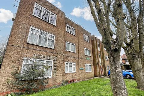 Flat 15, Evergreen Court, 1a Ashfield Avenue, Birmingham, B14 7AT