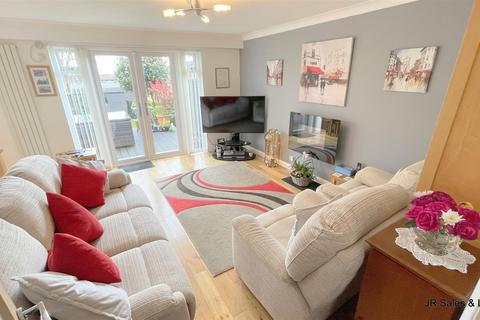 112 Cavell Road, Cheshunt, Waltham Cross, EN7 6JL