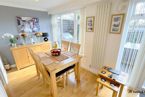 112 Cavell Road, Cheshunt, Waltham Cross, EN7 6JL