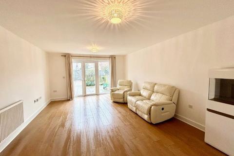 3 bedroom house to rent, Garfield Road, Chingford E4