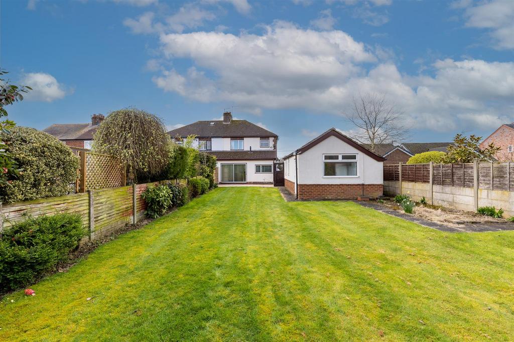 Dig Lane, Wybunbury, Nantwich 3 bed semidetached house for sale £275,000