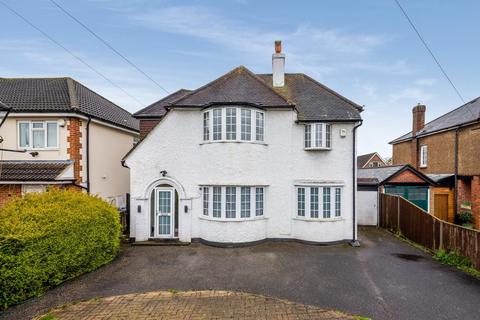 4 bedroom detached house for sale, Chessington Road, Ewell