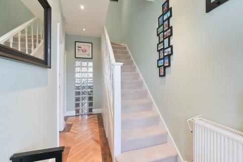 162 Bridgewood Road, Worcester Park, KT4 8XT