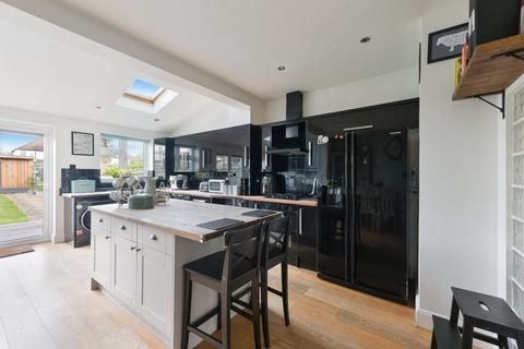 162 Bridgewood Road, Worcester Park, KT4 8XT
