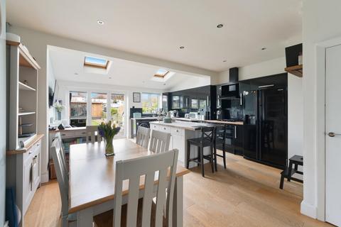 162 Bridgewood Road, Worcester Park, KT4 8XT
