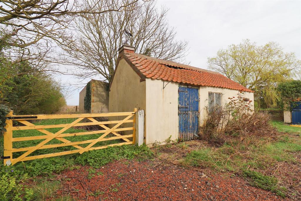 Brick Built Outbuilding &amp; Lean to Extension
