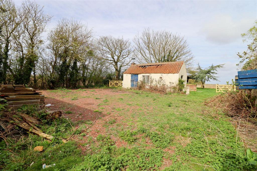 Brick Built Outbuilding &amp; Lean to Extension