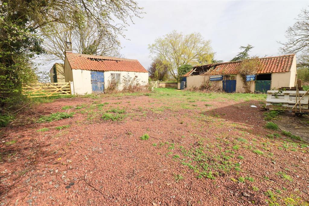 Brick Built Outbuilding &amp; Lean to Extension