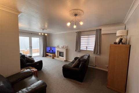 15 Ashbrook, Burton-on-trent, DE15 9FS