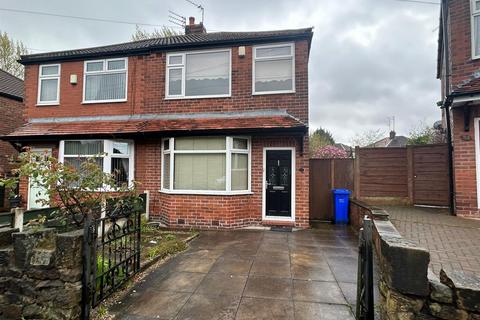 3 bedroom semi-detached house to rent, Assheton Crescent, Manchester