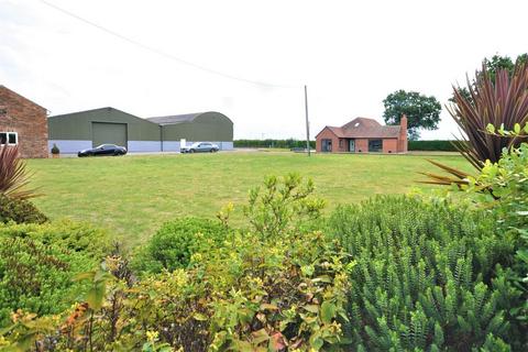 3 bedroom detached bungalow for sale, Broadbent Gate Road, Doncaster, DN8