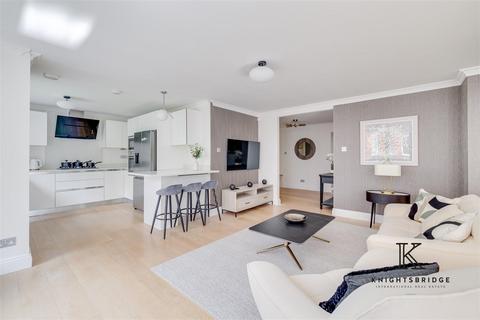 3 bedroom apartment to rent, Drayton Gardens, London SW10