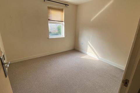 2 bedroom apartment to rent, Albany Court, Sale, M33 2BG