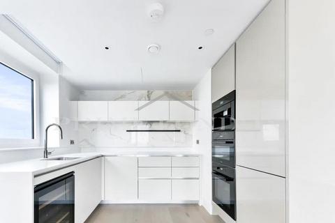 3 bedroom apartment for sale, Parkside Apartments, Cascade Way W12