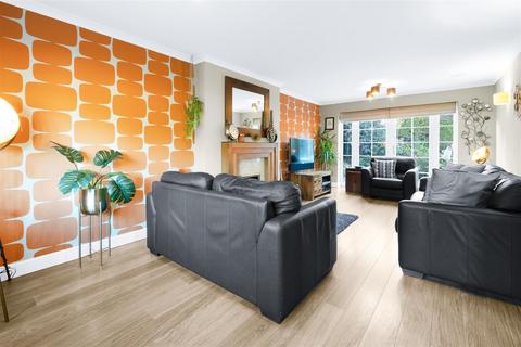 18 Bramley Way, Whittington, Lichfield, WS14 9SB