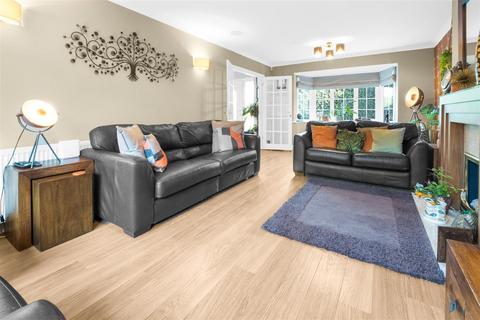 18 Bramley Way, Whittington, Lichfield, WS14 9SB