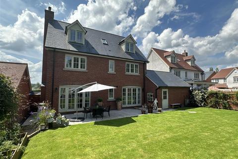 5 bedroom detached house for sale, Englands Field, Bodenham