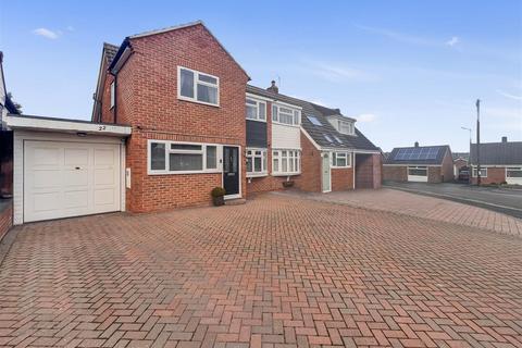 3 bedroom semi-detached house for sale, Briar Close, Swadlincote DE11