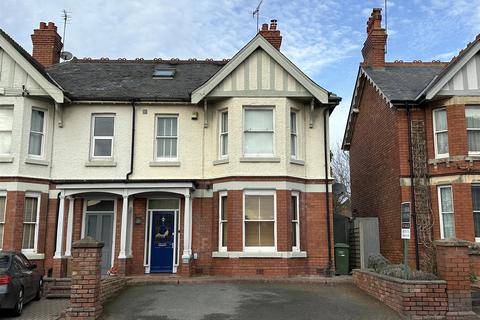 4 bedroom semi-detached house for sale, Bargates, Leominster