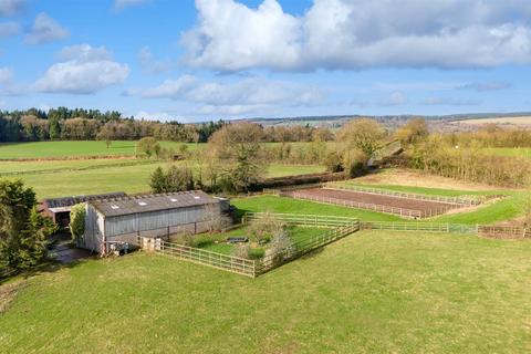 3 bedroom equestrian property for sale, Equestrian Facility with approx 17 acres Nr Kingsland