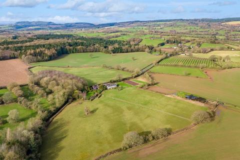 3 bedroom equestrian property for sale, Eyton nr Leominster with circa 9 acres