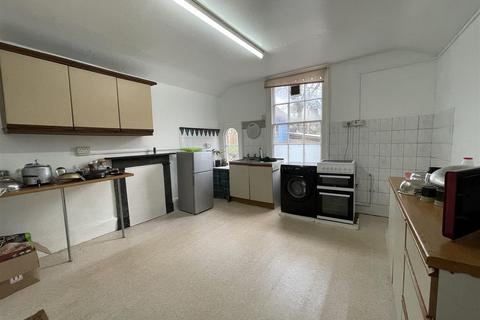 3 bedroom apartment for sale, High Street, Kington