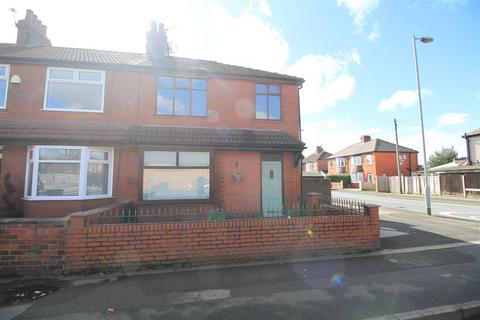 3 bedroom end of terrace house for sale, Hyde Road, Manchester M34