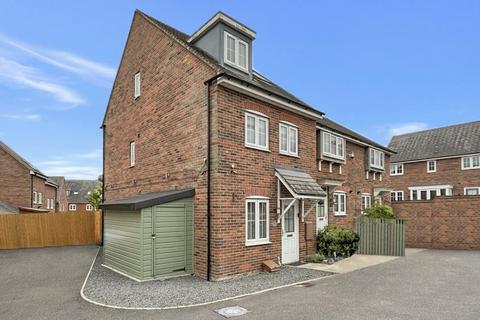 4 bedroom end of terrace house for sale, Hope Way, Church Gresley DE11