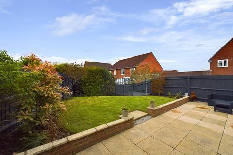 11 Harleys Field, Abbeymead, Gloucester, GL4 4RN