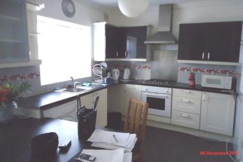 7 bedroom house share to rent, Church Lane, London NW9