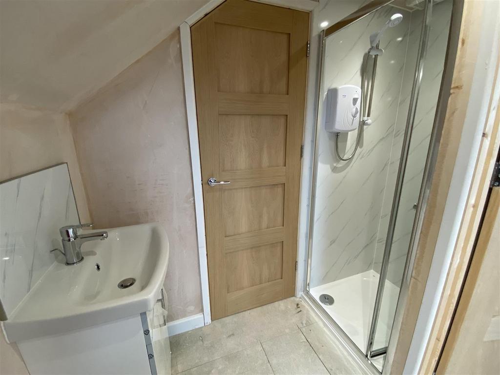 2nd floor En Suite Shower Room