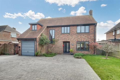 4 bedroom detached house for sale, Amberley Drive, Goring-By-Sea