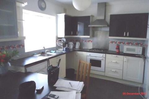 1 bedroom in a house share to rent, Church Lane 2, London NW9