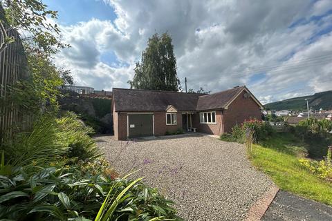 4 bedroom detached bungalow for sale, Underhill Crescent, Knighton
