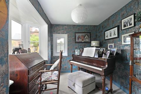 Gardeners Cottage Church Lane, Whaddon, Gloucester, GL4 0UE