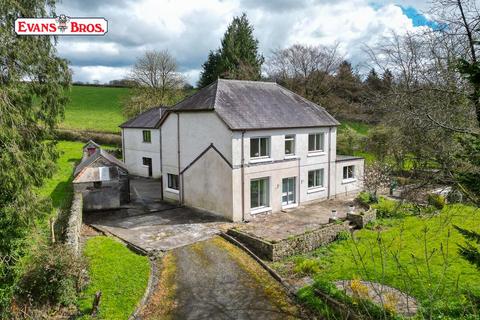8 bedroom detached house for sale, 4 Bed House and 2 Self Contained 2 Bed Flats Nr Bronwydd, Nr Carmarthen