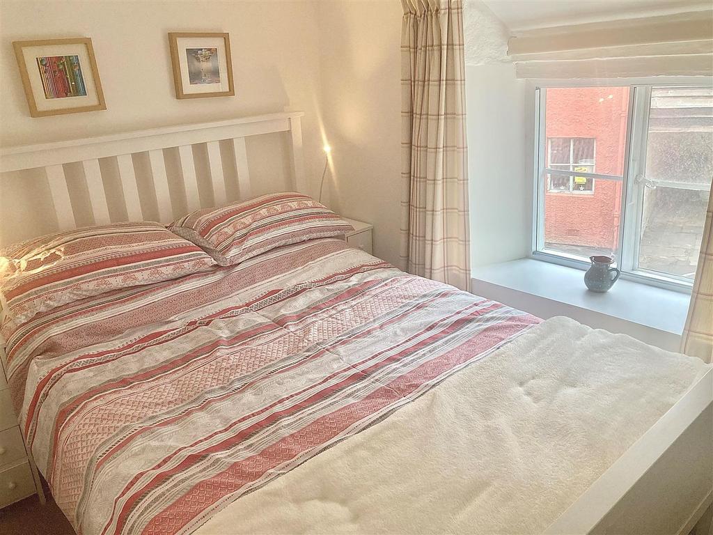 BED 2.jpg