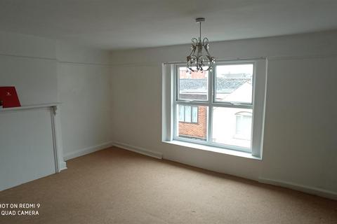 2 bedroom apartment to rent, South Street, Wellington
