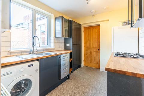 3 bedroom flat to rent, Prospect Place, Fenham, NE4