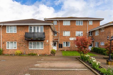 2 bedroom ground floor flat for sale, Shirley Road, Leigh-On-Sea