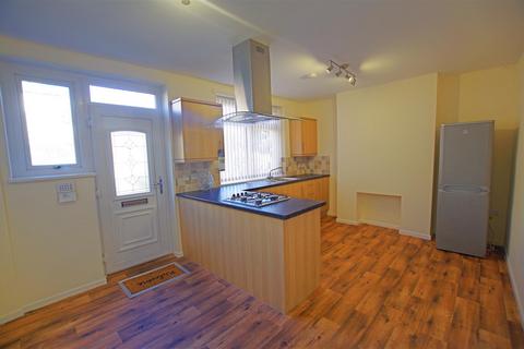 3 bedroom terraced house to rent, Saddleworth Road, Greetland, Halifax