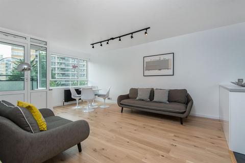 2 bedroom apartment to rent, Churchill Gardens, London, SW1V