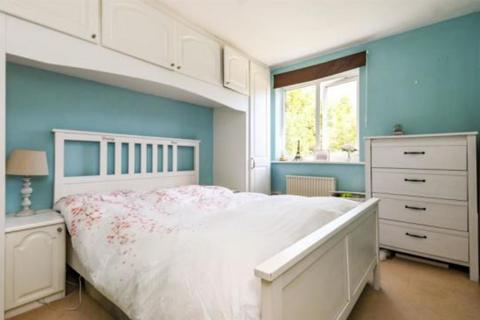 2 bedroom flat to rent, Wingrove Drive, Purfleet RM19