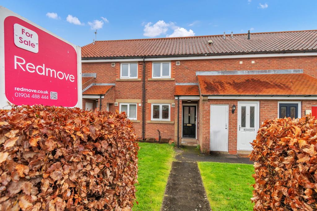 Theresa Close, Huntington, York, YO32 1 bed flat - £75,000