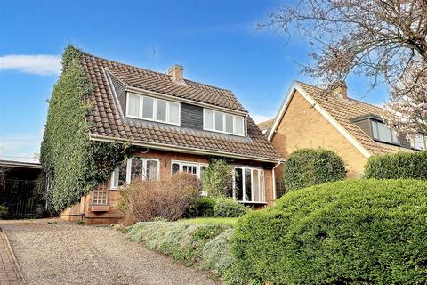 4 bedroom detached bungalow for sale, Church Street, Horsford NR10