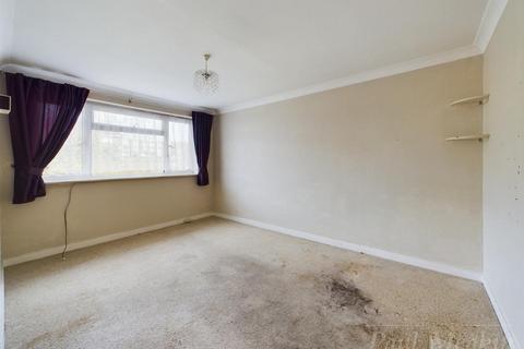64 Swallowdale, South Croydon, CR2 8SJ